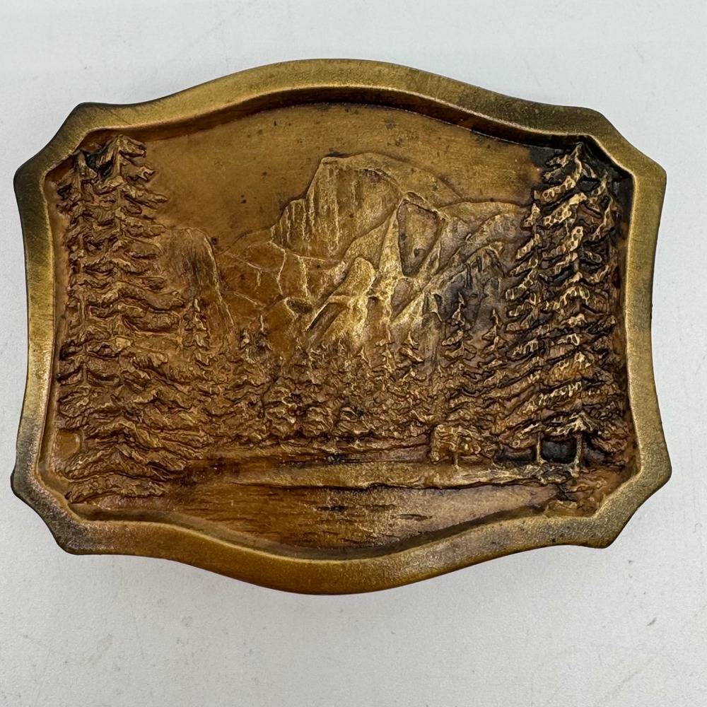 Vintage 1977 Indiana Metal Craft Yosemite National Park Brass Belt Buckle K96